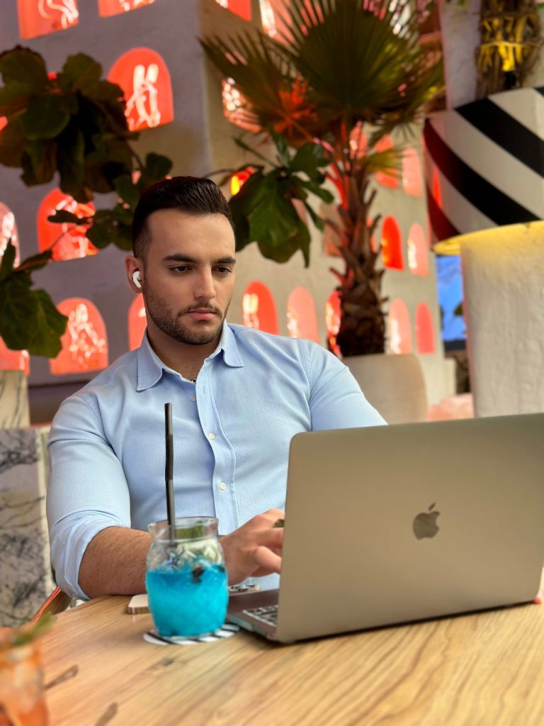 رایان عبادی نیا